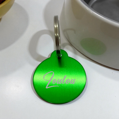 Médaille chien ronde personnalisée vert