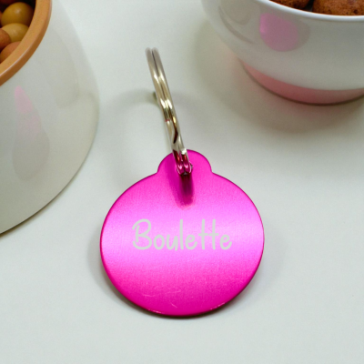 Médaille chien ronde personnalisée rose