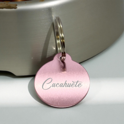 Médaille chien ronde personnalisée rose clair