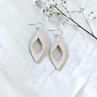 Boucles d'oreilles Luna tissées à la main et perles Miyuki rose silk et argenté