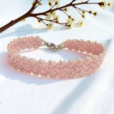 Bracelet tissé à la main – en perles Miyuki Tila rose et argenté triple