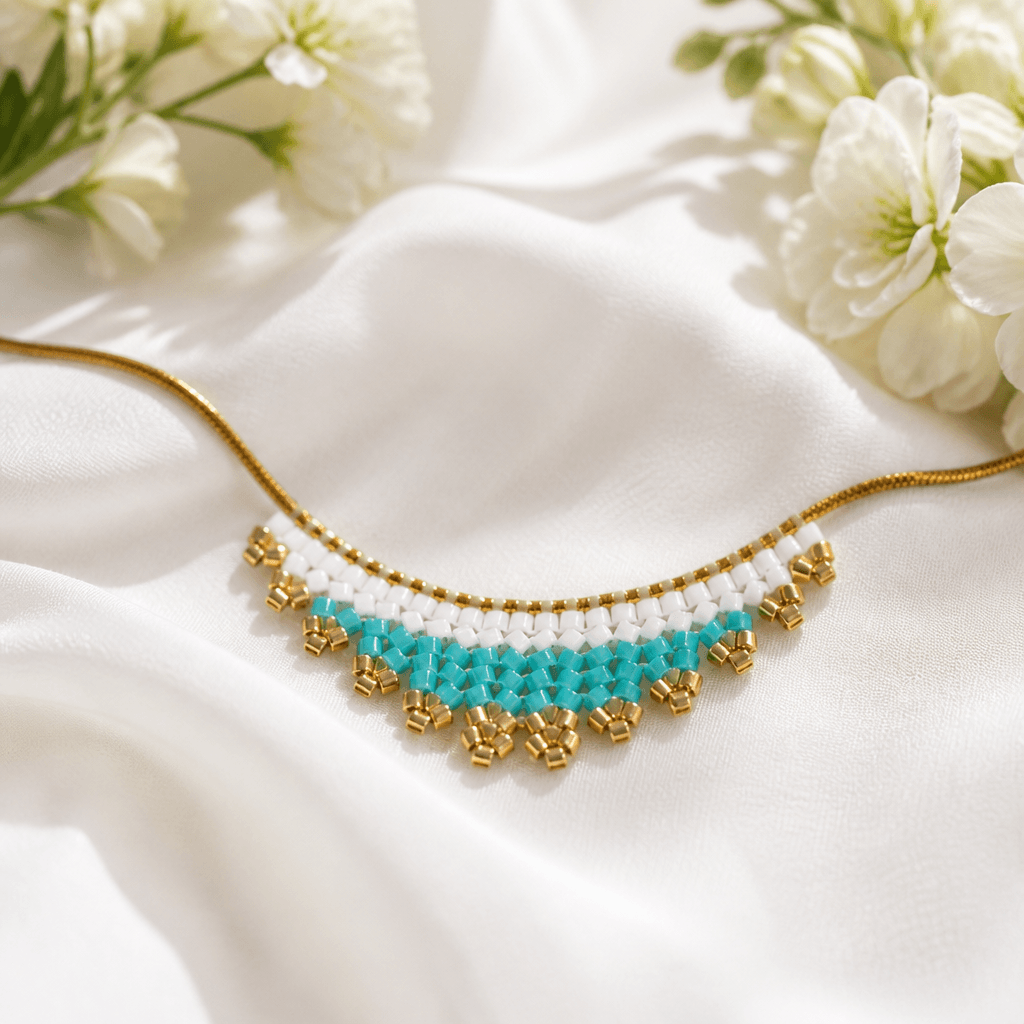 Collier Iris tissé à la main turquoise